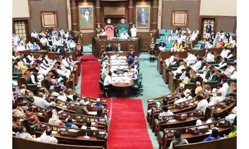 मप्र : सदन में सीएम-पूर्व सीएम के बीच तीखी नोंक-झोंक, एक-दूसरे पर लगाए आरोप मप्र : सदन में सीएम-पूर्व सीएम के बीच तीखी नोंक-झोंक, एक-दूसरे पर लगाए आरोप