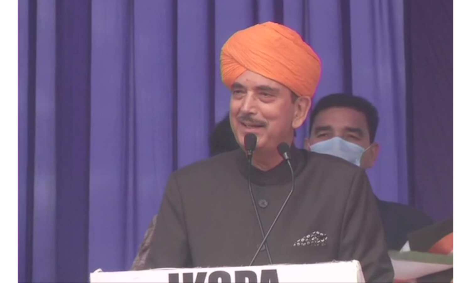 गुलाम नबी आजाद का छलका दर्द, कहा - राज्यसभा से रिटायर हुआ, राजनीति से नहीं