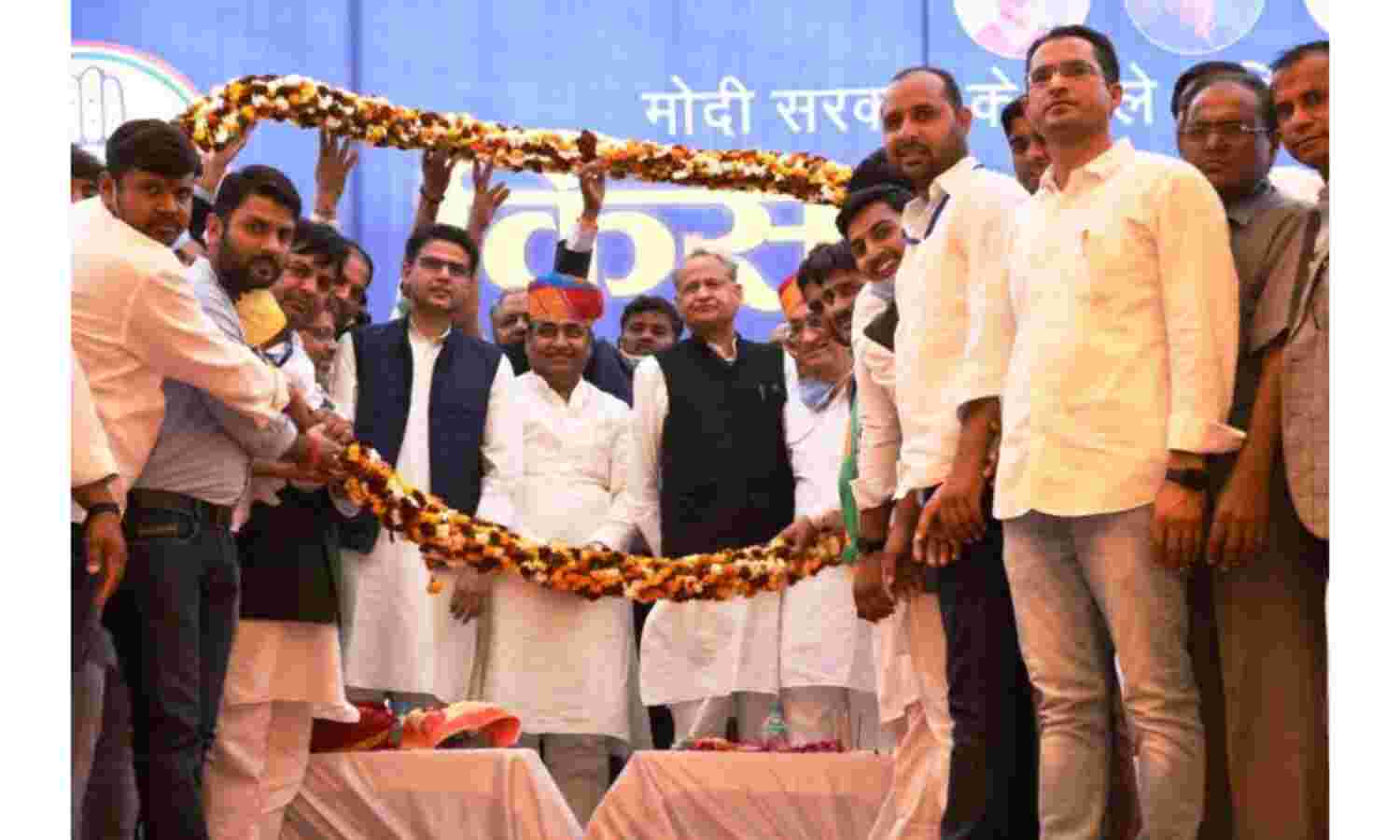 जुलाई के बाद पहली बार साथ दिखे गहलोत-पायलट, किसान महापंचायत में साझा किया मंच