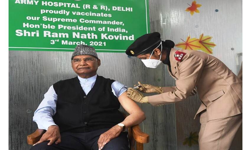 राष्ट्रपति राम नाथ कोविंद ने आरआर अस्पताल में लगवाया कोरोना टीका