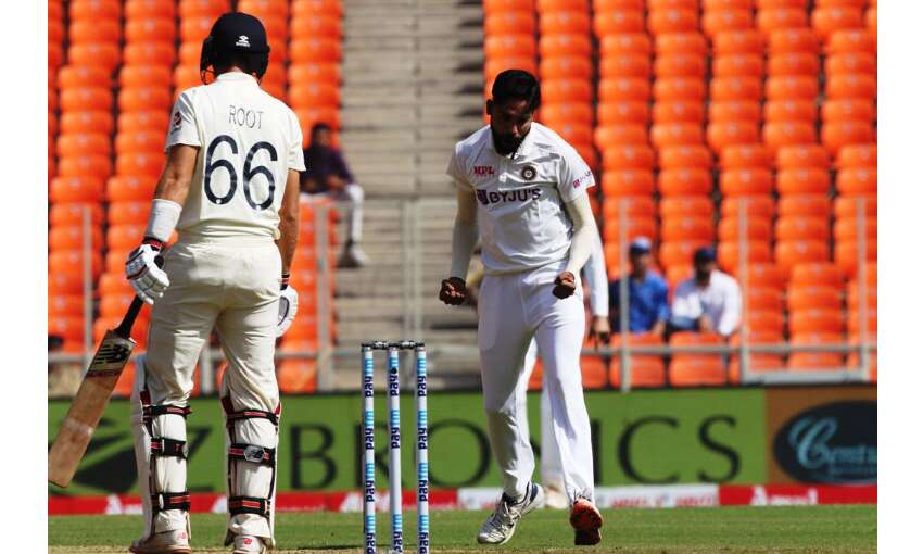 इंग्लैण्ड टीम पहली पारी में 205 रनों पर सिमटी,भारत का पहला विकेट गिरा