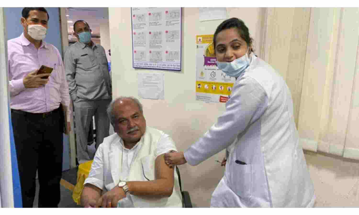 केंद्रीय कृषि मंत्री नरेंद्र सिंह तोमर ने लगवाई कोरोना वैक्सीन केंद्रीय कृषि मंत्री नरेंद्र सिंह तोमर ने लगवाई कोरोना वैक्सीन