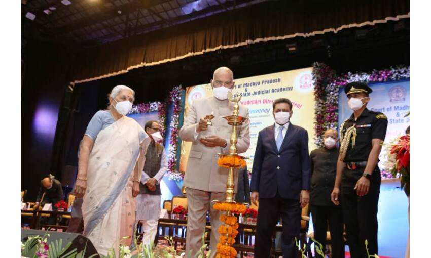 राष्ट्रपति ने ऑल इंडिया ज्यूडिशियल एकेडमीज डायरेक्टर्स रिट्रीट का किया उद्घाटन राष्ट्रपति ने ऑल इंडिया ज्यूडिशियल एकेडमीज डायरेक्टर्स रिट्रीट का किया उद्घाटन