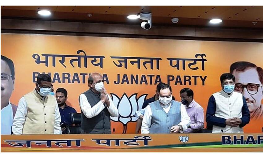 दिनेश त्रिवेदी ने ममता पर लगाया पार्टी को प्राइवेट कंपनी की तरह चलाने का आरोप