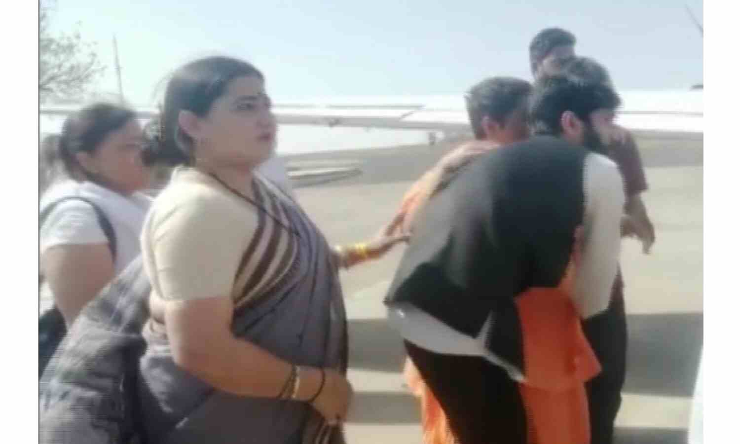 भाजपा सांसद साध्वी प्रज्ञा की तबियत बिगड़ी, मुंबई रेफर