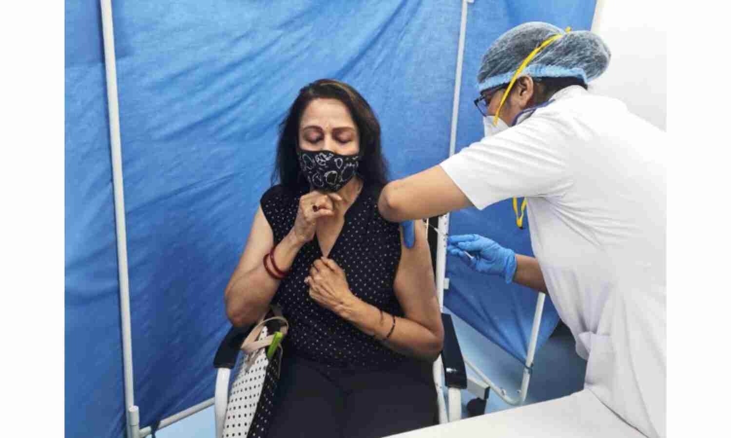 भाजपा सांसद और फिल्म अभिनेत्री हेमा मालिनी ने लगवाया कोरोना टीका