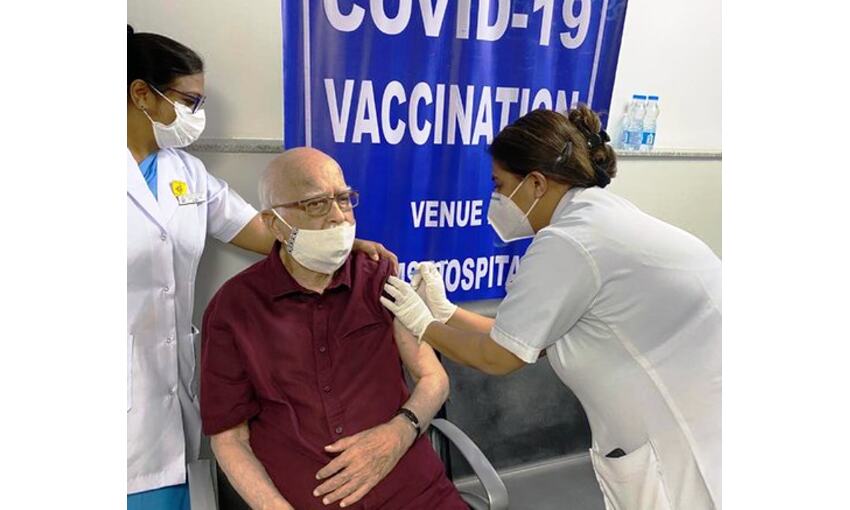 पूर्व उपप्रधानमंत्री लाल कृष्ण आडवाणी ने लगवाया कोरोना टीका पूर्व उपप्रधानमंत्री लाल कृष्ण आडवाणी ने लगवाया कोरोना टीका