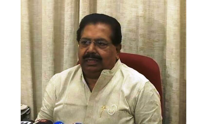 केरल में चुनाव से पहले कांग्रेस को लगा झटका, पीसी चाको ने दिया इस्तीफा