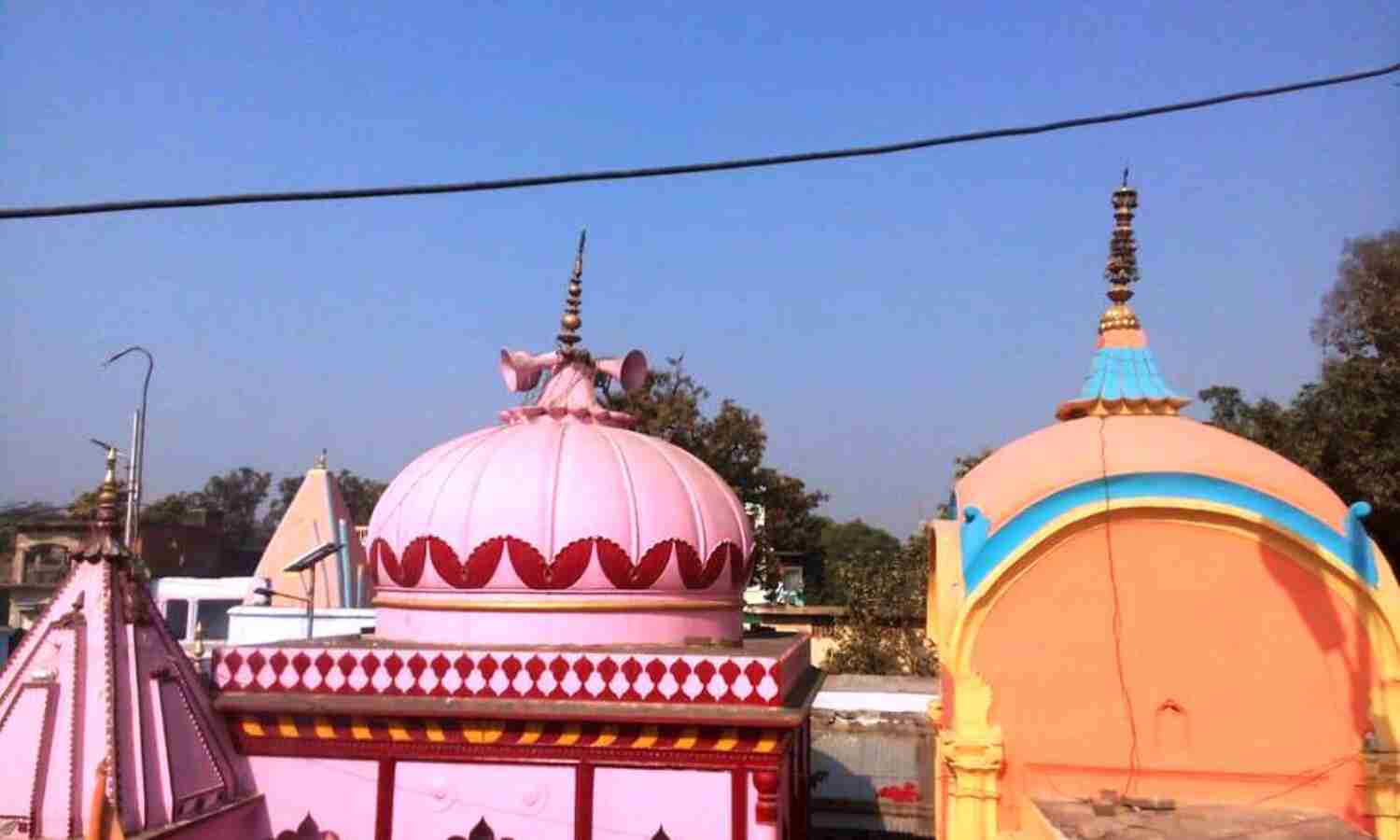 ऐतिहासिक है उतरौला में स्थित दुखहरण नाथ मंदिर