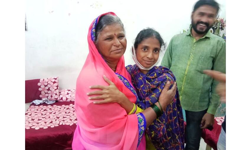 पाकिस्तान से 5 साल पहले आई गीता को मिली माँ, डीएनए टेस्ट के बाद सौंपा जायेगा