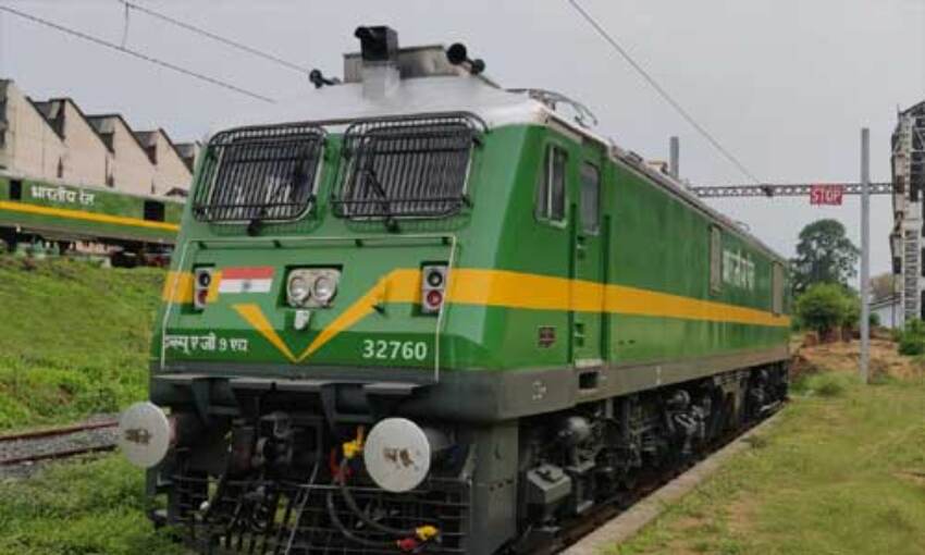 रेलवे होली पर चलाएगा 42 स्पेशल ट्रेन, कोरोना नियमों का करना होगा पालन