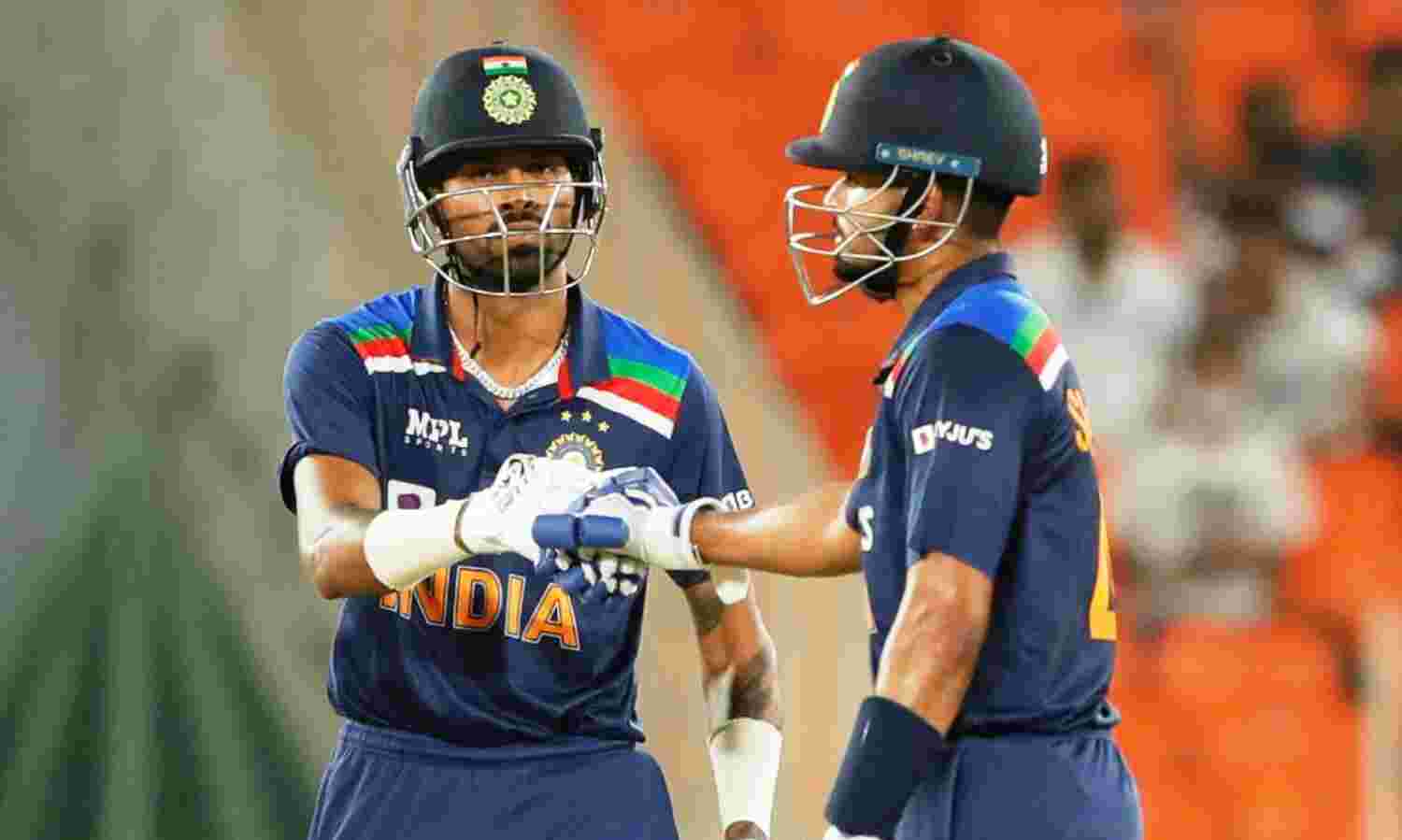 इंग्लैंड ने भारत को 8 विकेट से हराया