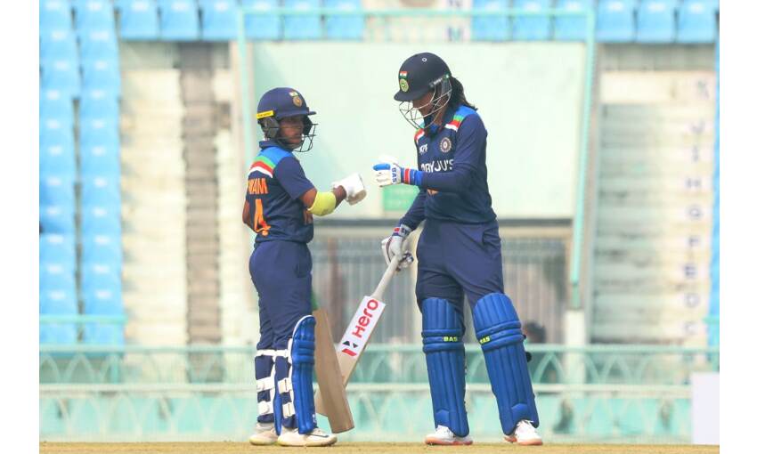 दक्षिण अफ्रीका ने भारतीय महिला टीम को 6 रन से हराया, डीएलएस नियम से हुआ फैसला