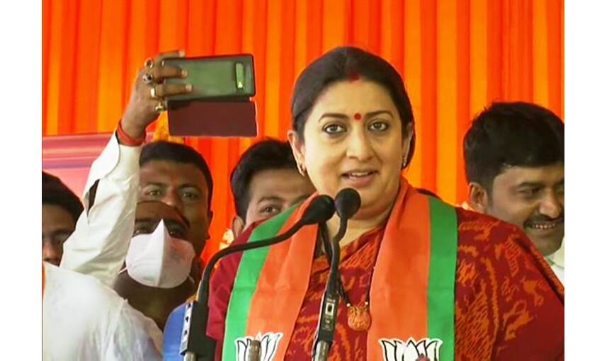 स्मृति ईरानी का कटाक्ष, कहा - पुरुलिया इस बार आपका खेला को समाप्त कर देगा