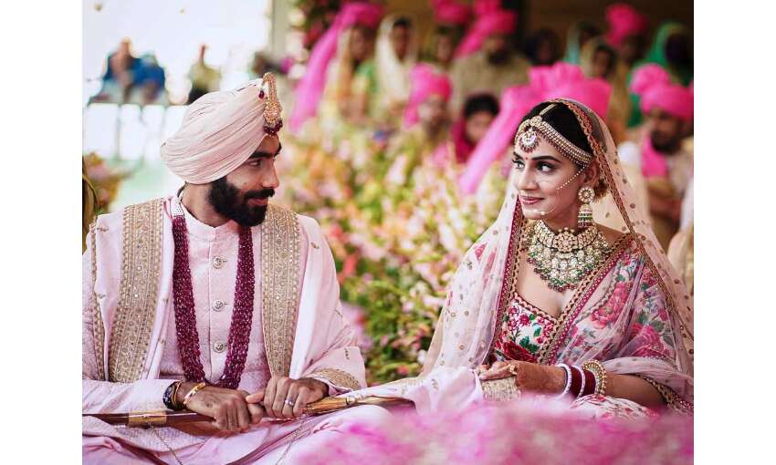 तेज गेंदबाज जसप्रीत बुमराह स्पोर्ट्स एंकर संजना गणेशन के साथ विवाह बंधन में बंधे