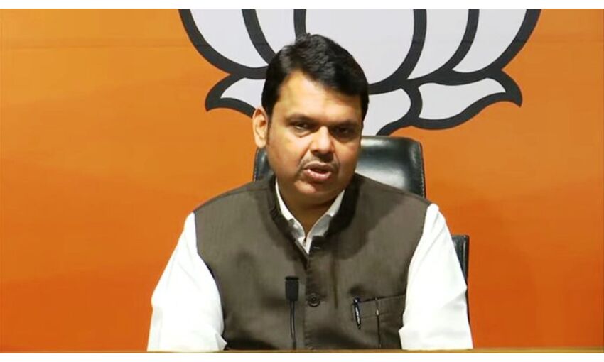 पूर्व सीएम ने सचिन वझे की बहाली पर उठाया सवाल, कहा- खराब रिकार्ड के बाद कैसे मिली बड़ी जिम्मदारी