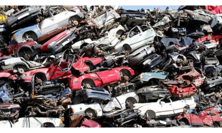 सरकार ने घोषित की नई वाहन कबाड़ नीति, जानें कौन सी गाड़ियां आएंगी इसके दायरे में सरकार ने घोषित की नई वाहन कबाड़ नीति, जानें कौन सी गाड़ियां आएंगी इसके दायरे में