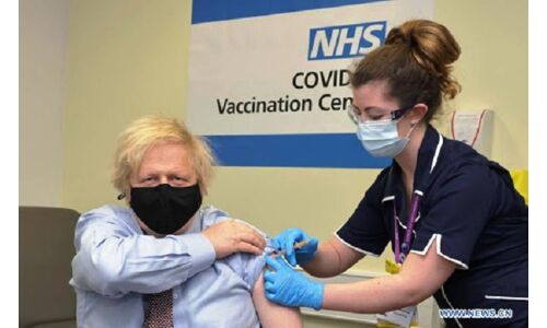 ब्रिटिश पीएम बॉरिस जॉनसन ने लगवाया कोरोना टीका