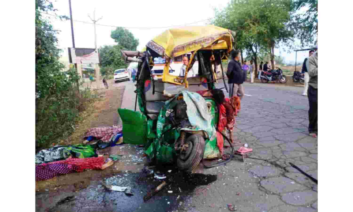 ग्वालियर में ऑटो-बस की भिड़ंत में 12 महिला, 1 पुरुष की मौत, प्रधानमंत्री ने जताया दुःख