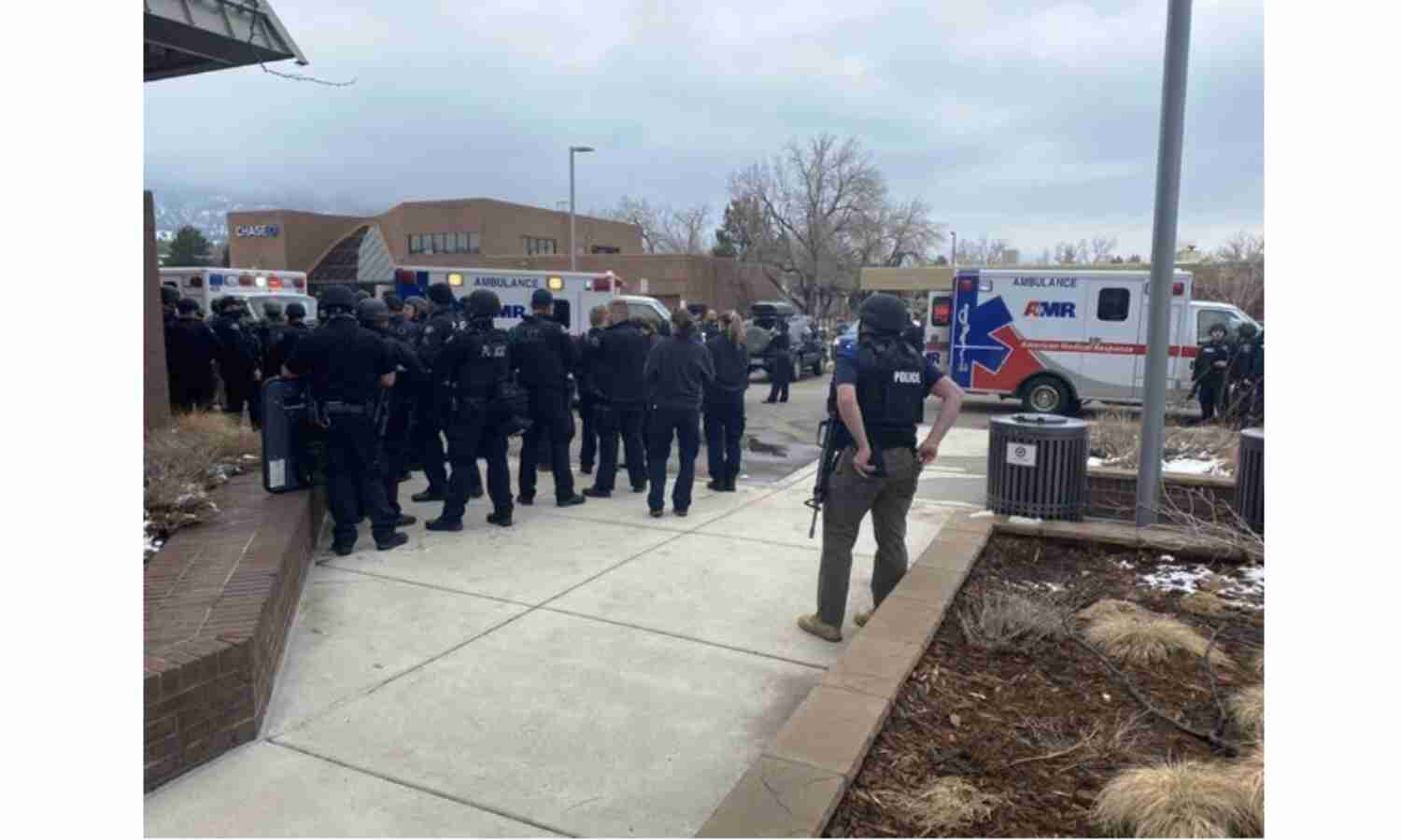 अमेरिका के कोलोराडो में गोलीबारी, 10 लोगों की मौत