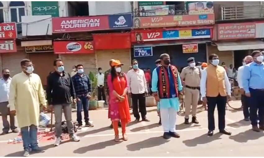 ग्वालियर में सायरन की धुन के साथ सुनाई दिया मास्क लगाने का संदेश ग्वालियर में सायरन की धुन के साथ सुनाई दिया मास्क लगाने का संदेश