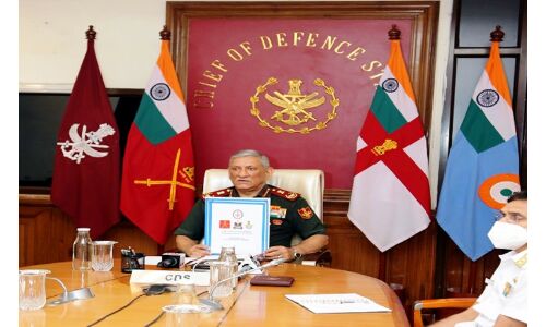 भविष्य में होने वाले सभी युद्ध तीनों सेनाएं एक होकर लड़ेंगी : बिपिन रावत