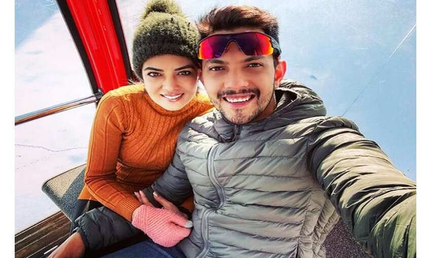 बॉलीवुड पर कोरोना का साया : गायक आदित्य नारायण और उनकी पत्नी हुई कोरोना संक्रमित