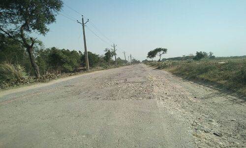 बहराइच: महसी-बेहड़ा मार्ग गड्ढों में तब्दील, लोगों का आवागमन दुश्वार