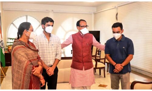 मुख्यमंत्री शिवराज सिंह ने जनता से की अपील, कहा - बिना मास्क घर से ना निकलें मुख्यमंत्री शिवराज सिंह ने जनता से की अपील, कहा - बिना मास्क घर से ना निकलें