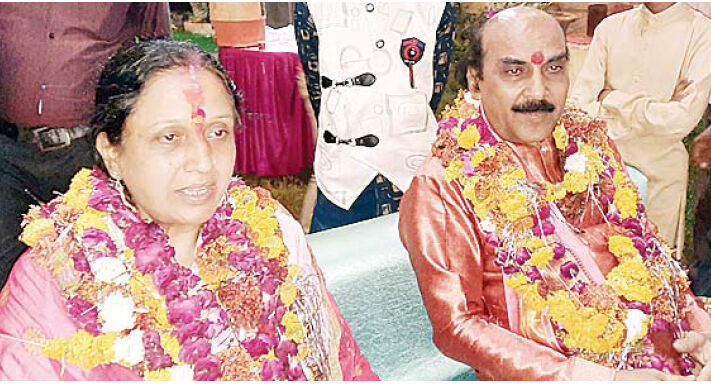 राजनीति छोड़ देवी भागवत कर रहीं गुरुमाई संध्या ठाकुर, आखिरकार अध्यात्म का चुना रास्ता राजनीति छोड़ देवी भागवत कर रहीं गुरुमाई संध्या ठाकुर, आखिरकार अध्यात्म का चुना रास्ता