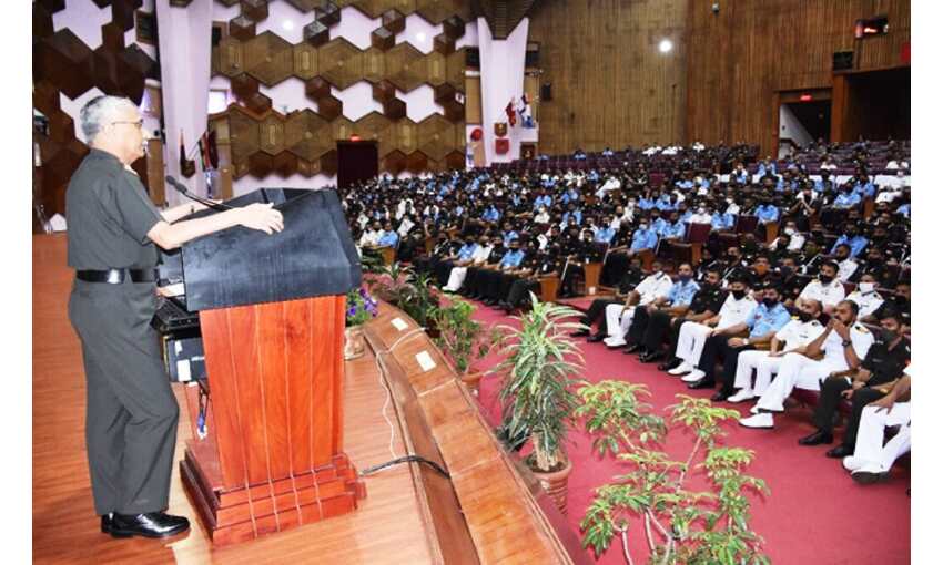 भारत अपनी सीमा पर ​हर रोज नई-नई चुनौतियों का सामना कर रहा : सेना प्रमुख