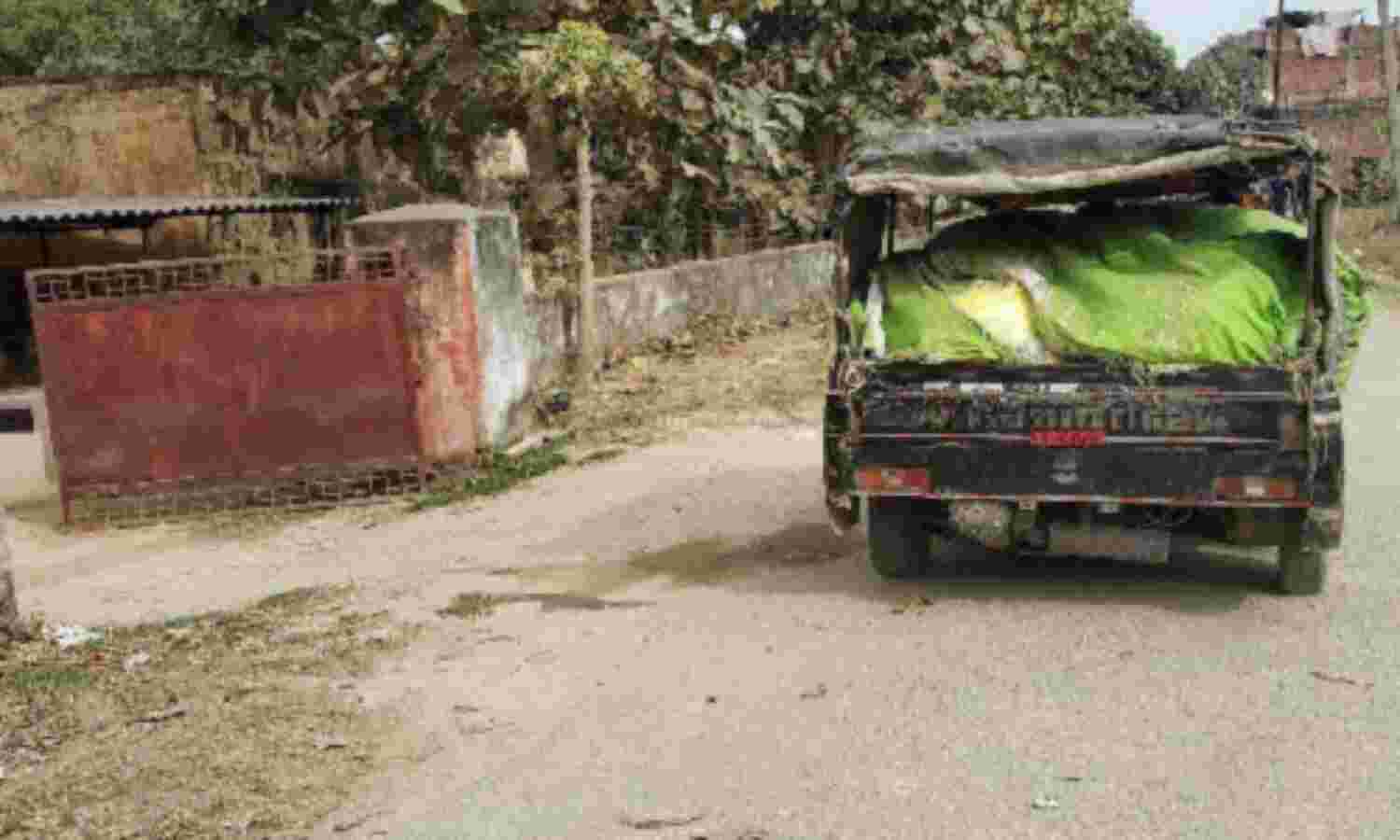 नेपाल सीमा पर धड़ल्ले से हो रही खाद की तस्करी