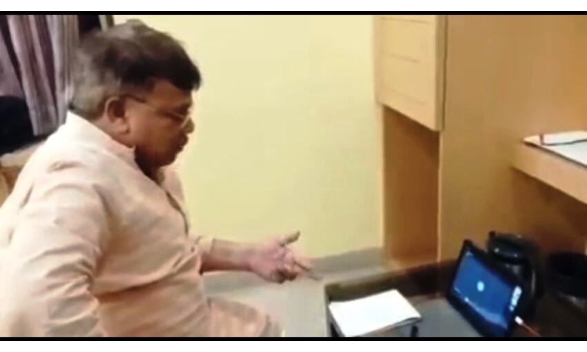 ऊर्जा मंत्री ने अधिकारियों से की चर्चा, कहा - ध्यान रखें, इंदौर जैसी घटना ना घटित हो