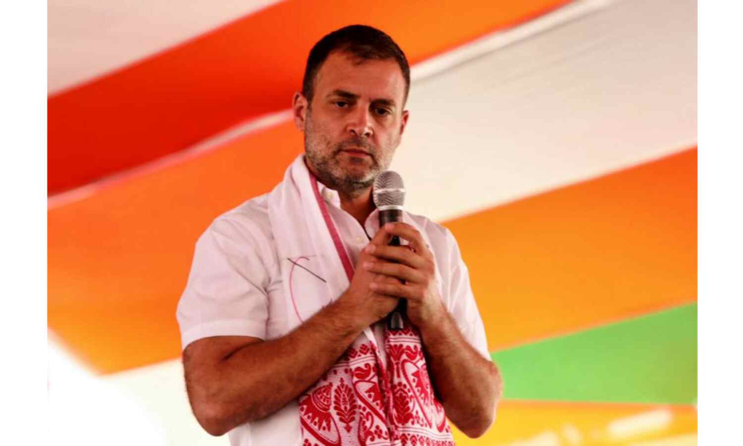 राहुल गांधी ने विदेशी वैक्सीन पर कसा तंज, कहा - वो लड़ेंगे लेकिन आप जीतेंगे