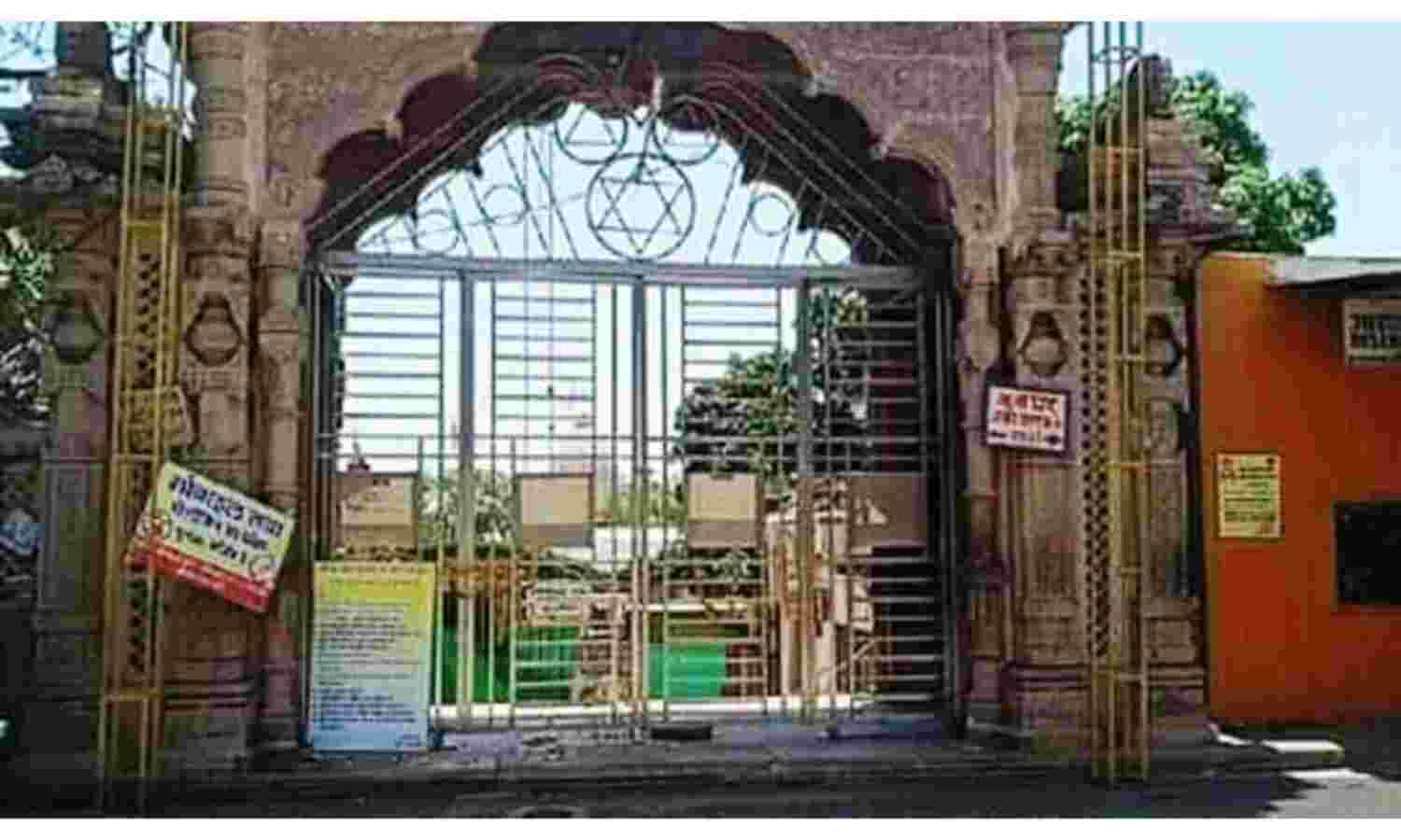 नवरात्र महोत्सव पर कोरोना का असर, मंदिरों में छाया सन्नाटा