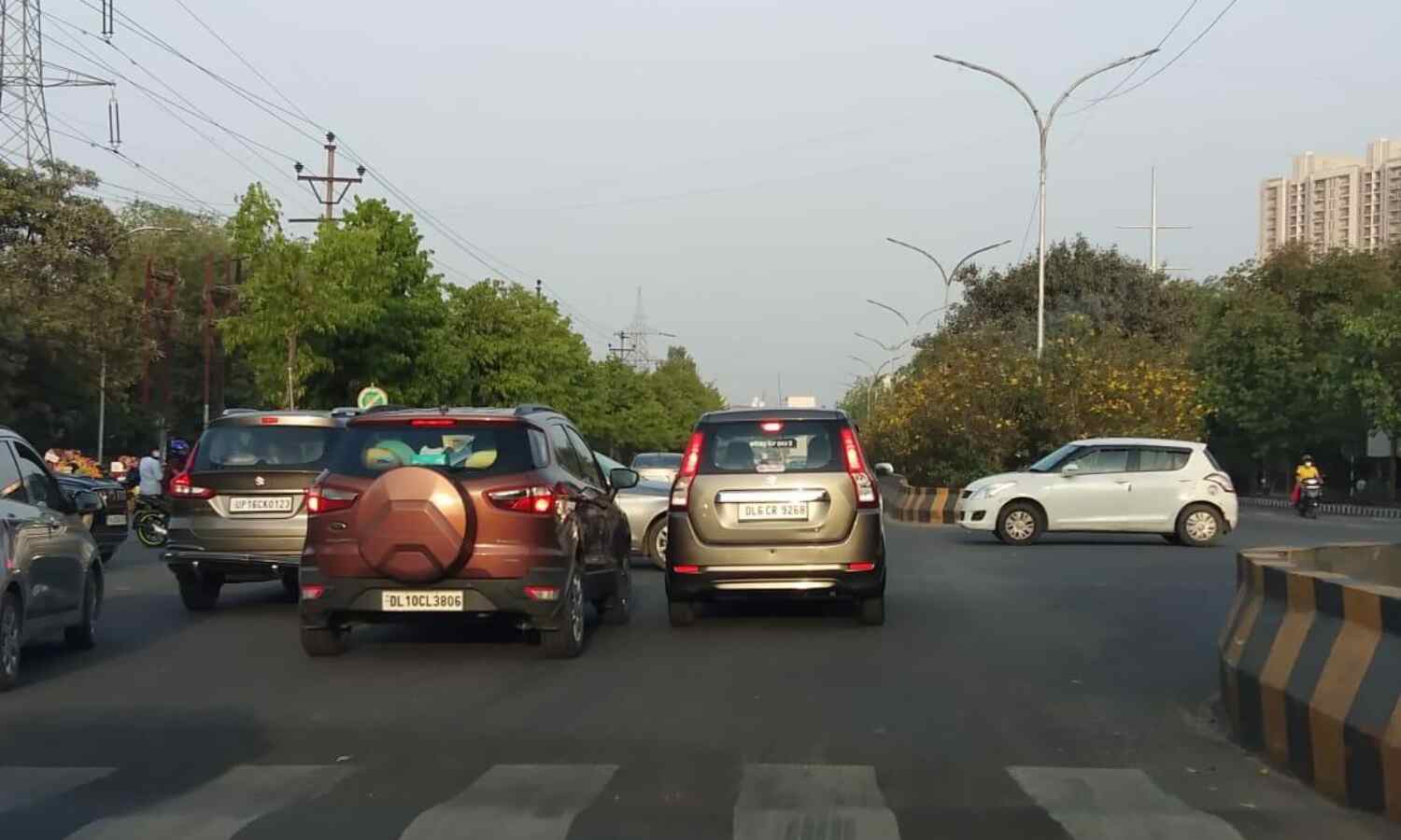 नोएडा-गाजियाबाद में आज रात 8 बजे से लागू होगा नाइट कर्फ़्यू