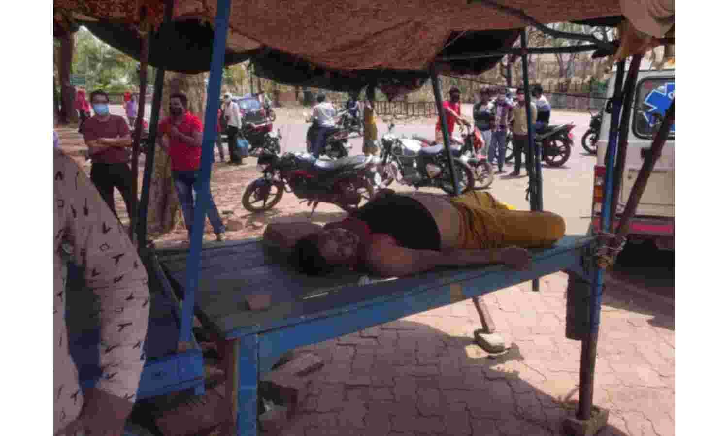 डॉक्टरों की लापरवाही आई सामने, इलाज ना मिलने से कोरोना संदिग्ध की मौत