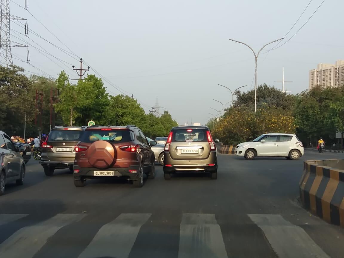 नोएडा-गाजियाबाद में आज रात 8 बजे से लागू होगा नाइट कर्फ़्यू