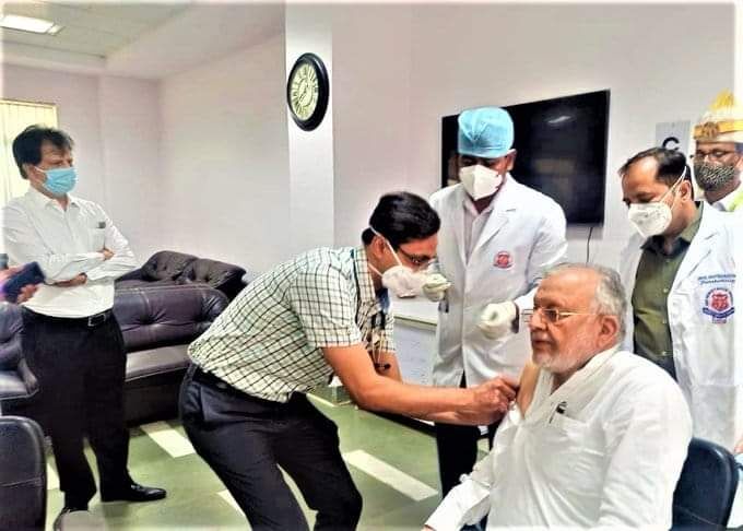 कोरोना से जंग : योगी सरकार में मंत्री सुरेश कुमार खन्ना ने दिए 1 करोड़