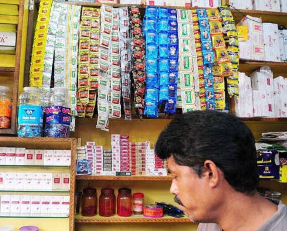 उत्तर प्रदेश में पान, गुटखा व सिगरेट की कालाबाजारी शुरू