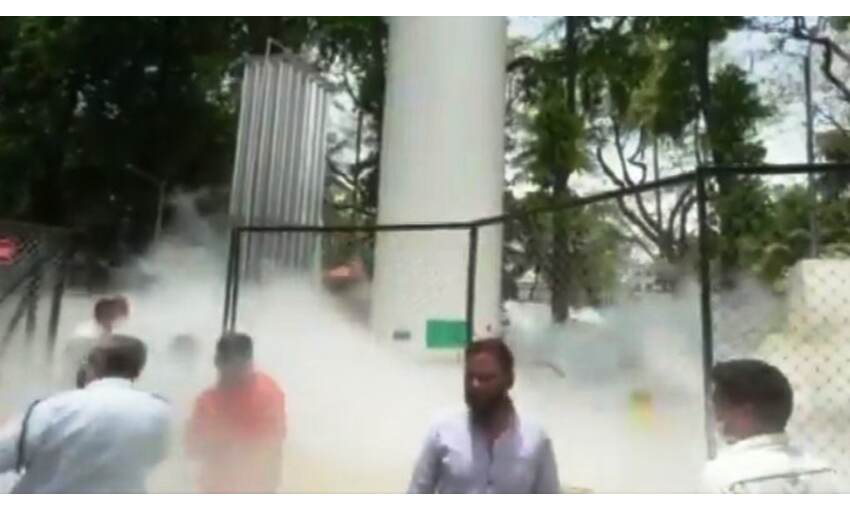 नासिक में दर्दनाक हादसा : ऑक्सीजन बंद करने से 11 मरीजों की मौत नासिक में दर्दनाक हादसा : ऑक्सीजन बंद करने से 11 मरीजों की मौत