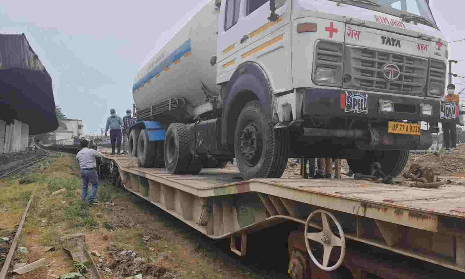 कोरोना से लड़ने सेना भी उतरी मैदान में, यूपी में जल्द दूर होगी ऑक्सीजन की किल्लत