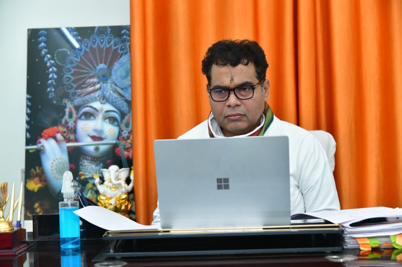 जीतेंगे कोरोना से लड़ाई लेकिन सफाई, दवाई और कड़ाई के साथ: श्रीकान्त शर्मा जीतेंगे कोरोना से लड़ाई लेकिन सफाई, दवाई और कड़ाई के साथ: श्रीकान्त शर्मा