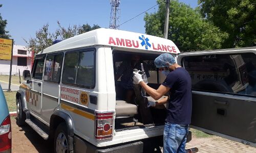 सीतापुर: सगाई कैंसिल कर कोरोना के खिलाफ जंग में उतरे CSC खैराबाद में तैनात डॉ सुमित शुक्ला ने जीता लोगों का दिल