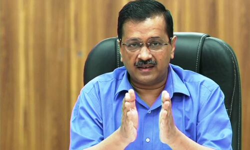 ऑक्सीजन प्लांट को कंट्रोल में लेकर सेना को सौंप देना चाहिए : अरविंद केजरीवाल