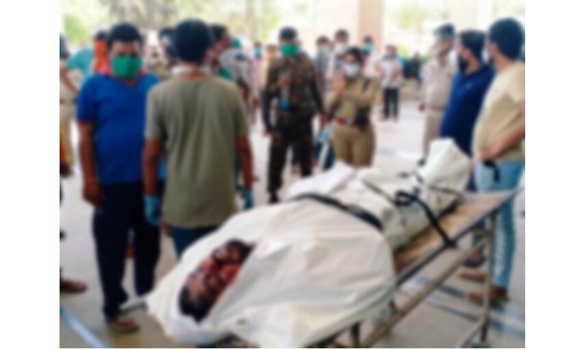 मल्टीस्पेशलिटी अस्पताल में एक बार फिर परिजनों का हंगामा मल्टीस्पेशलिटी अस्पताल में एक बार फिर परिजनों का हंगामा