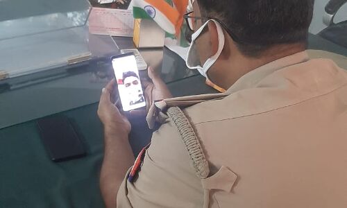 गोरखपुर: व्हाट्सएप से दर्ज हुए 25 शिकायत