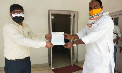 सुलतानपुर: ऑक्सीजन प्लांट लगाने के लिए कादीपुर के विधायक राजेश गौतम ने दिए 25 लाख