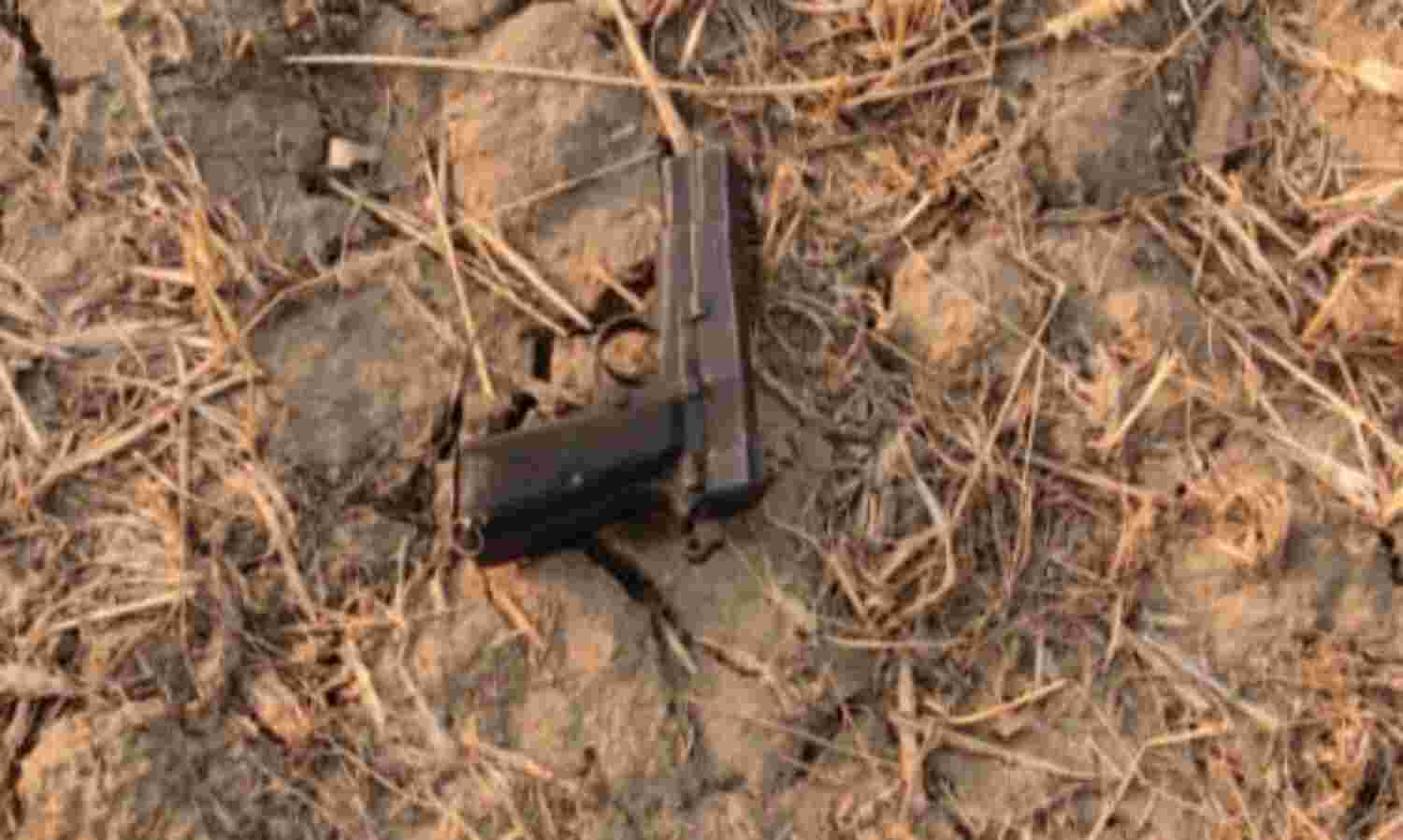 गोरखपुर: युवती को जबरन गाडी में बैठाने की दरोगा ने की कोशिश, ग्रामीणों ने पीटा