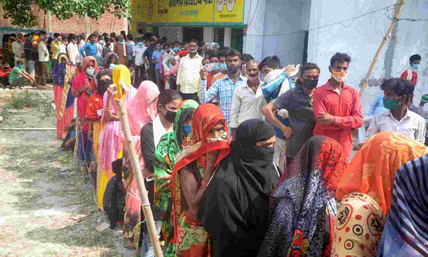 सीतापुर: प्रत्याशियों की किस्मत मतपेटियों में बंद, दो मई को होगी मतगणना